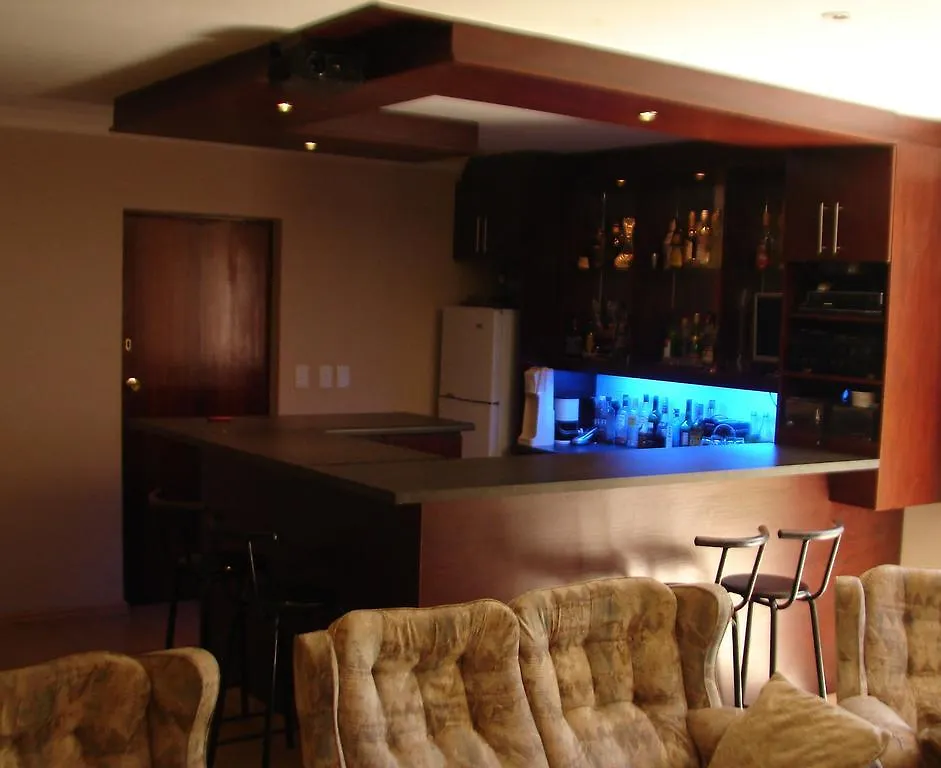 Πανσιόν Shirleys Place Brackenfell